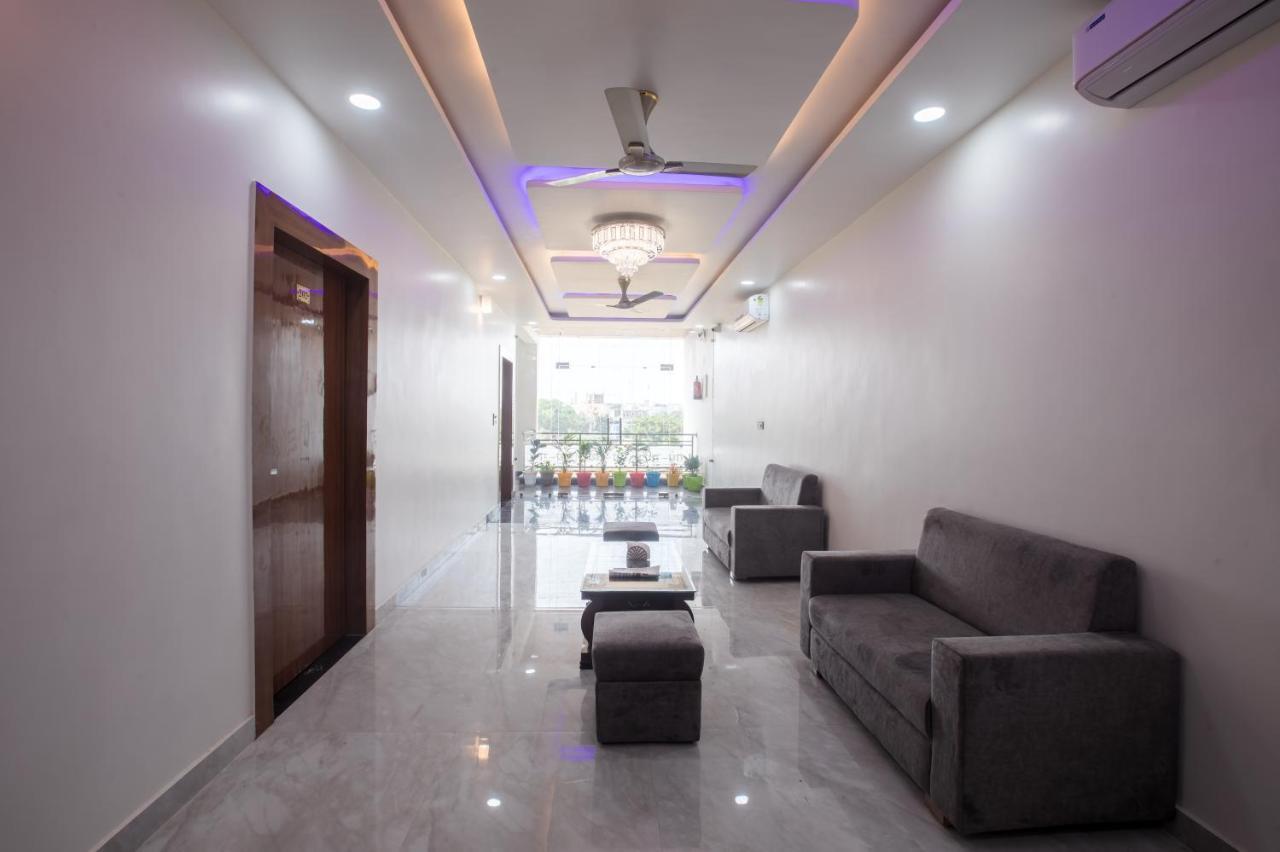 Madhav Residency Hotel Mathura Exterior photo